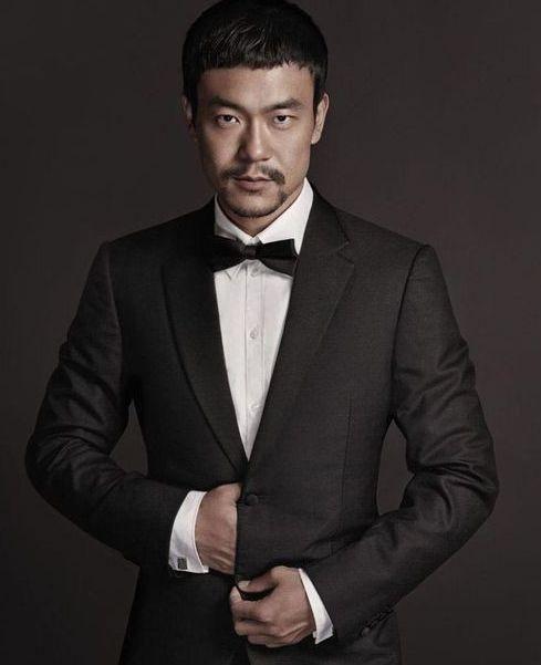 【太阳集团tyc】红木价格只涨不跌? 专家:红木家具增值变现难(图2) 太阳成官网