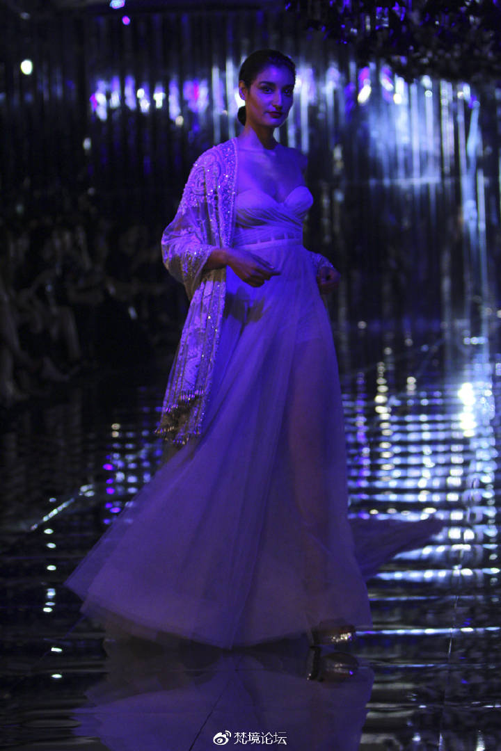 太阳成官网:未获许可擅自施工 绿城招商柳岸晓风项目被罚款(图2) 太阳集团tyc